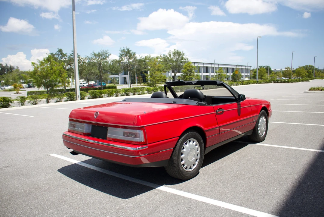 1992 Cadillac Allante - Image 19 of 31