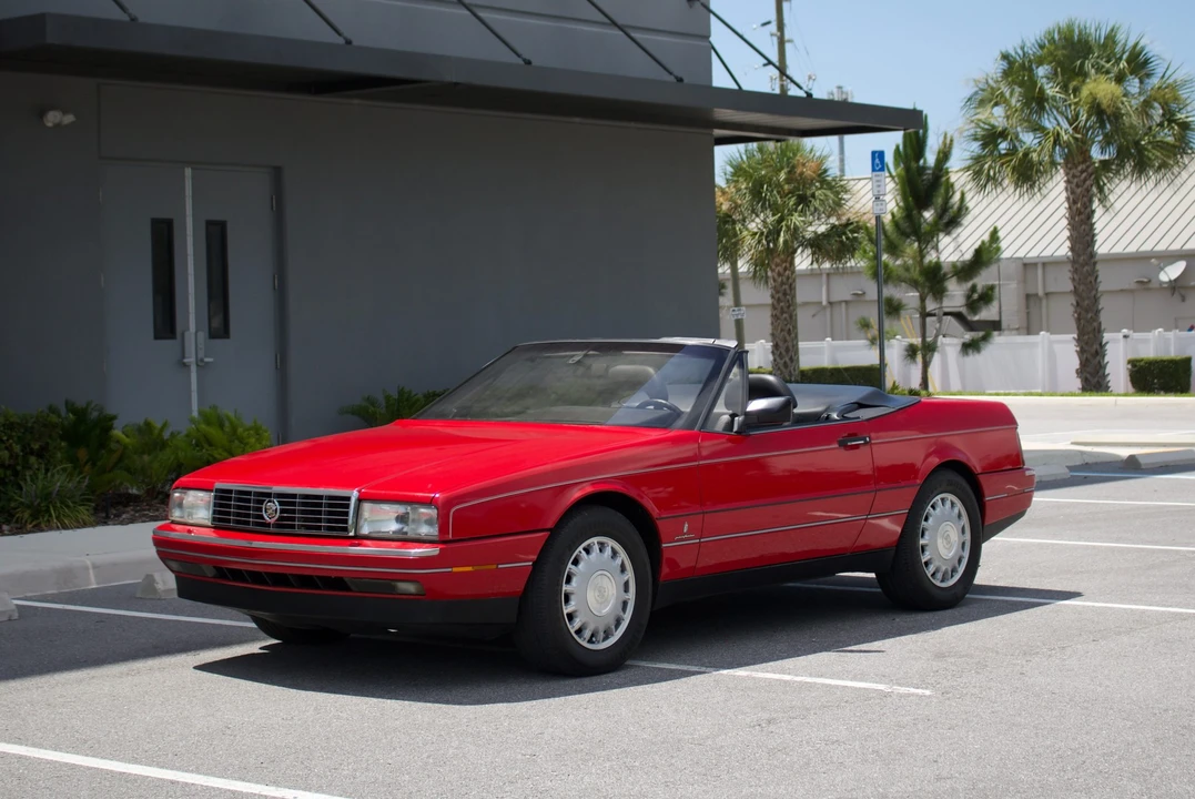 1992 Cadillac Allante - Image 9 of 31