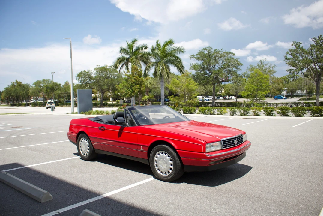 1992 Cadillac Allante - Image 2 of 31