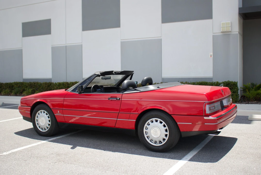 1992 Cadillac Allante - Image 16 of 31