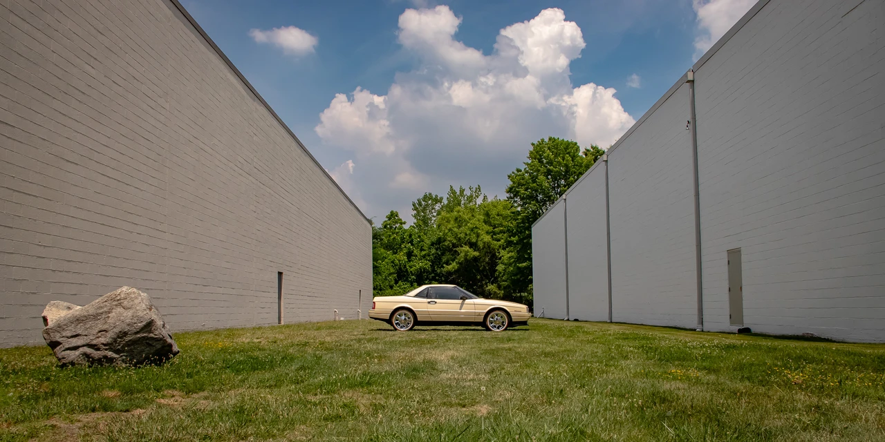 1993 Cadillac Allante - Image 26 of 31