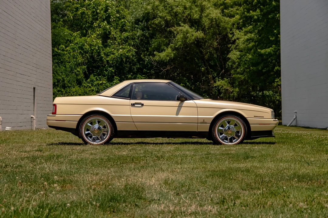 1993 Cadillac Allante - Image 25 of 31