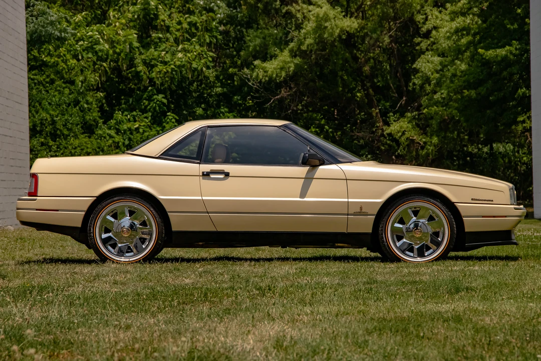 1993 Cadillac Allante - Image 24 of 31