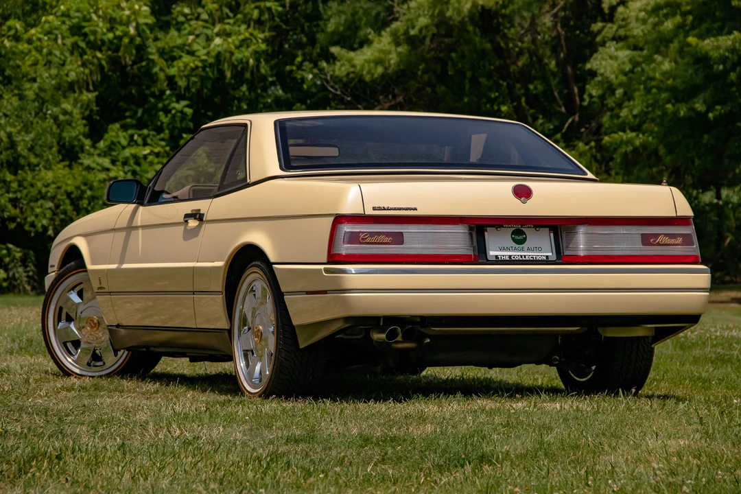 1993 Cadillac Allante - Image 12 of 31