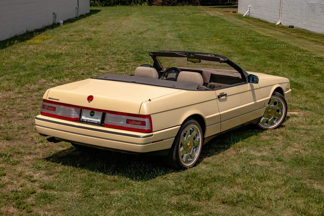 1993 Cadillac Allante - Image 19 of 31
