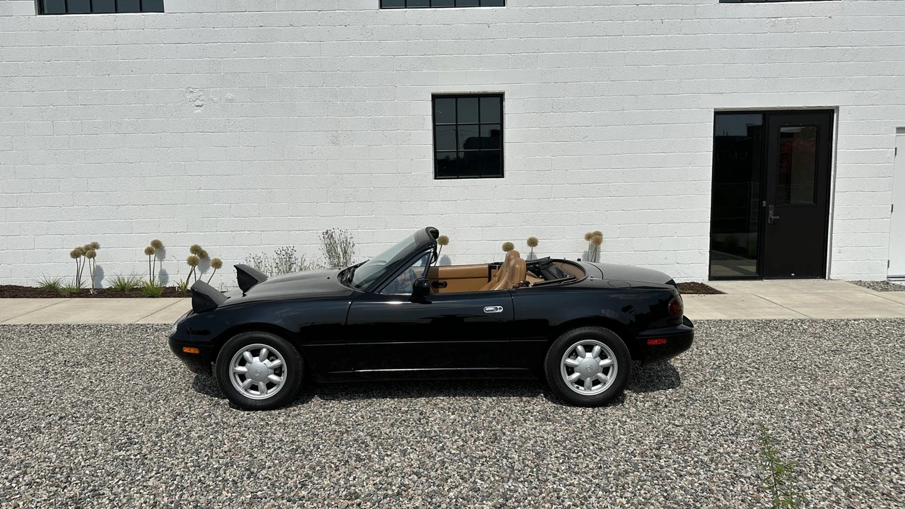 1993 Mazda NA MX-5 Miata - Image 5 of 31
