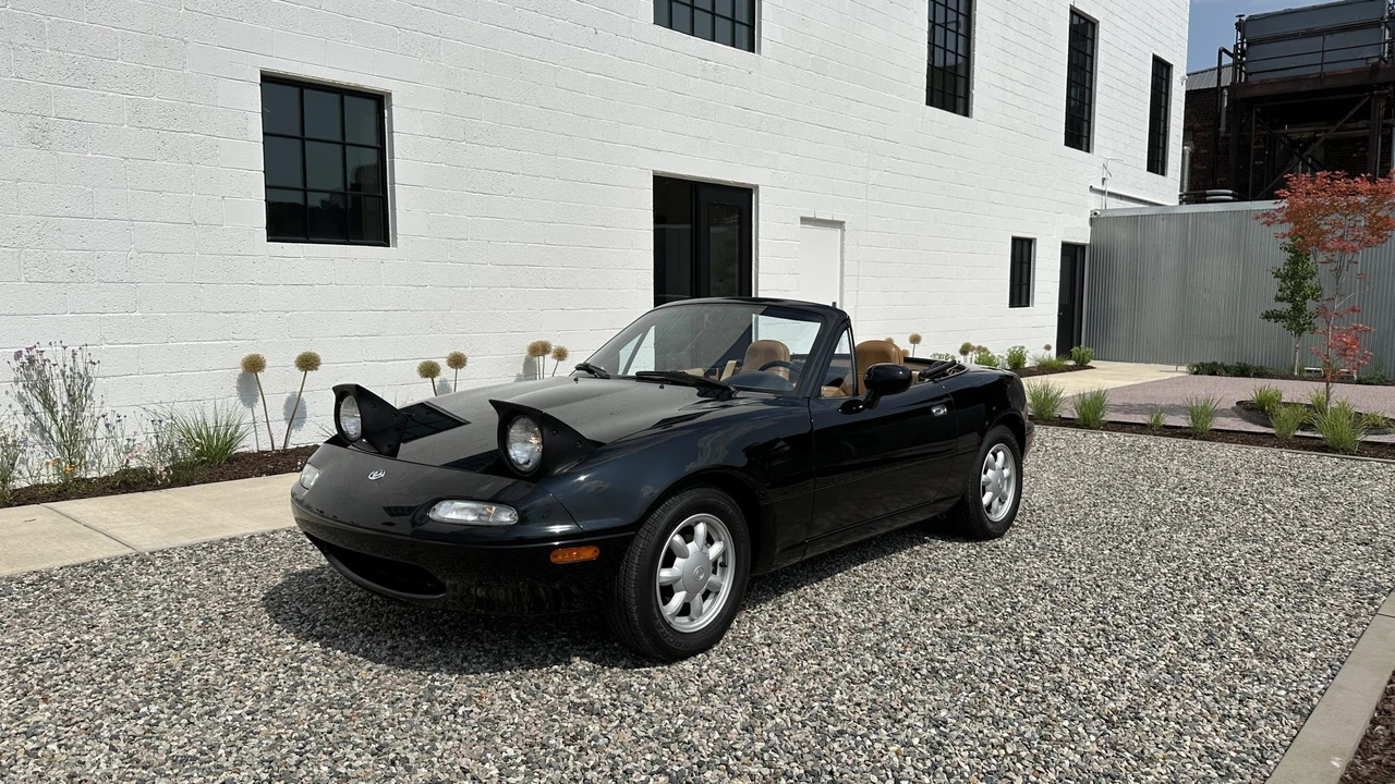 1993 Mazda NA MX-5 Miata - Image 2 of 31