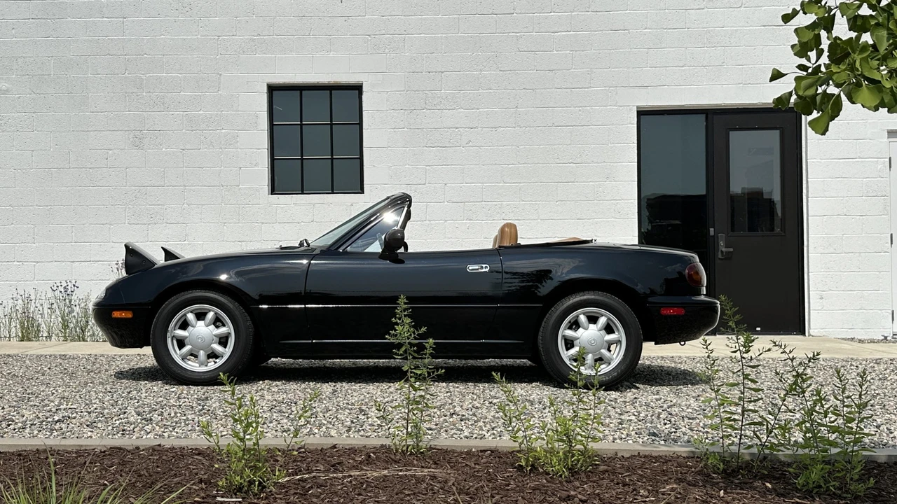 1993 Mazda NA MX-5 Miata - Image 6 of 31