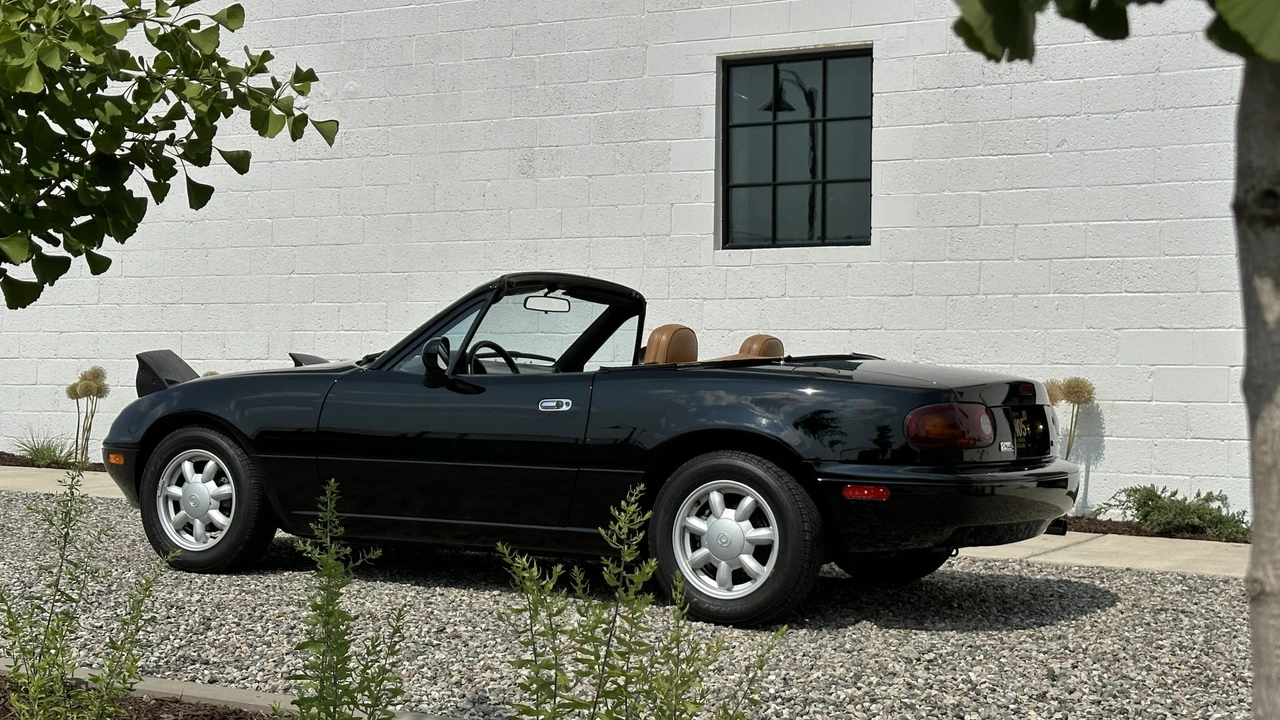 1993 Mazda NA MX-5 Miata - Image 8 of 31