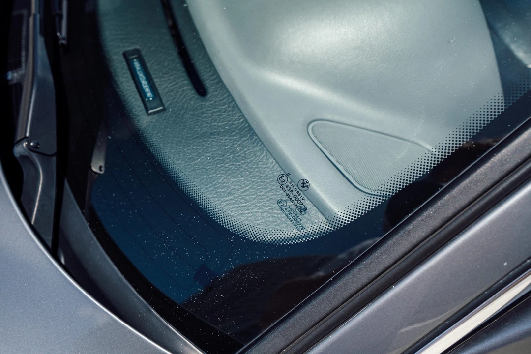 1994 BMW E32 7 Series - Image 30 of 31