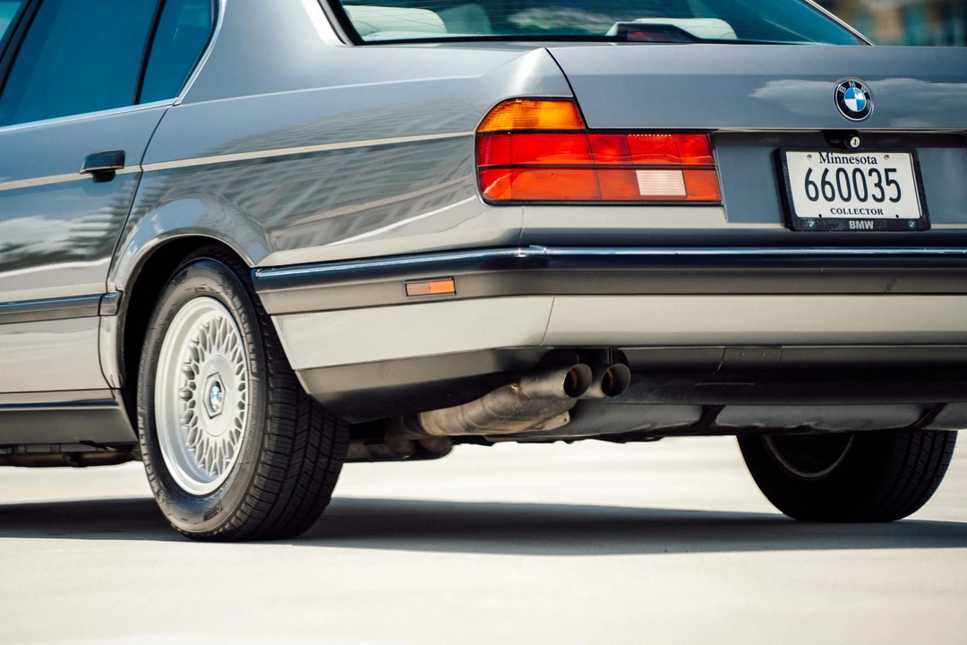 1994 BMW E32 7 Series - Image 22 of 31