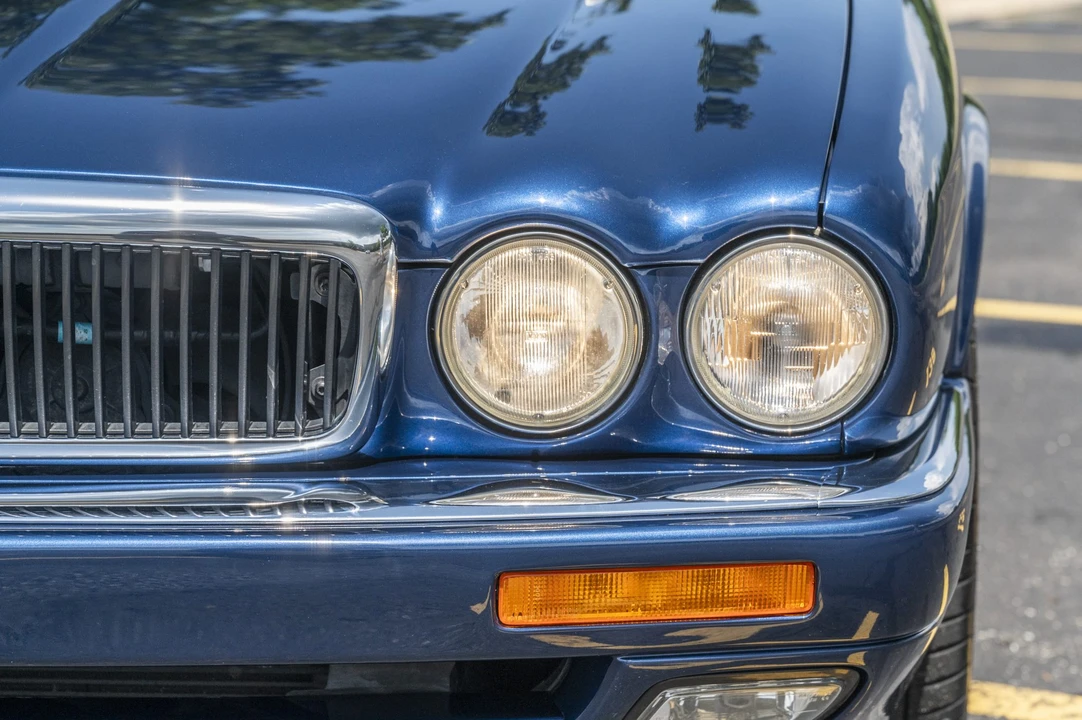 1995 Jaguar X300 XJ - Image 10 of 31