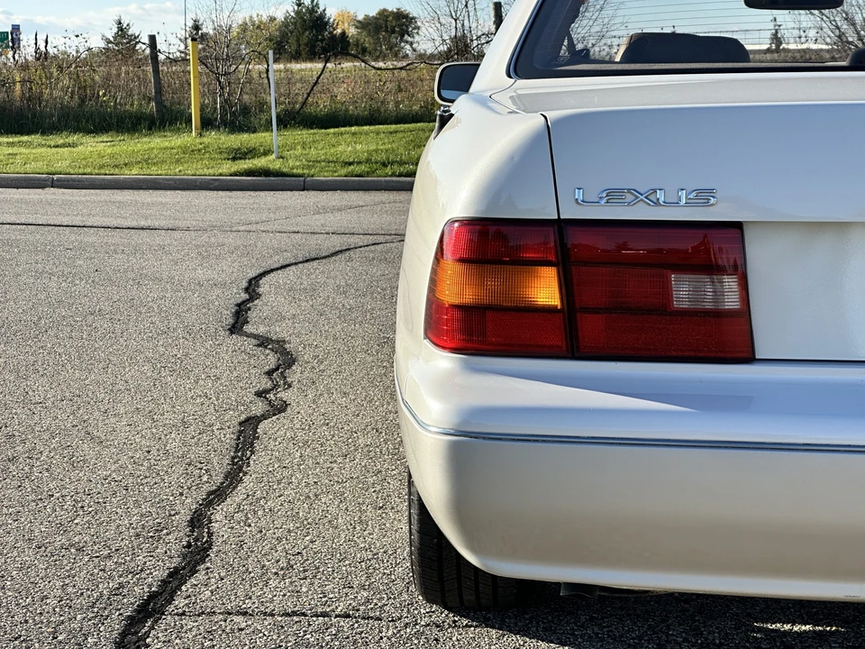 1995 Lexus LS 2nd Gen - Image 21 of 31