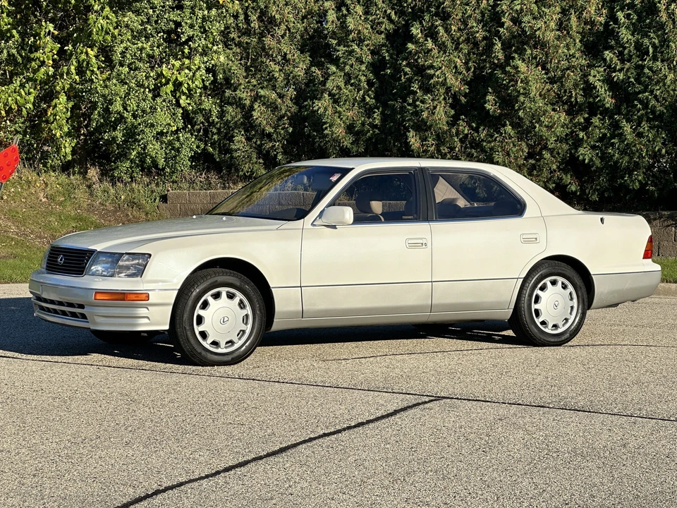 1995 Lexus LS 2nd Gen - Image 5 of 31