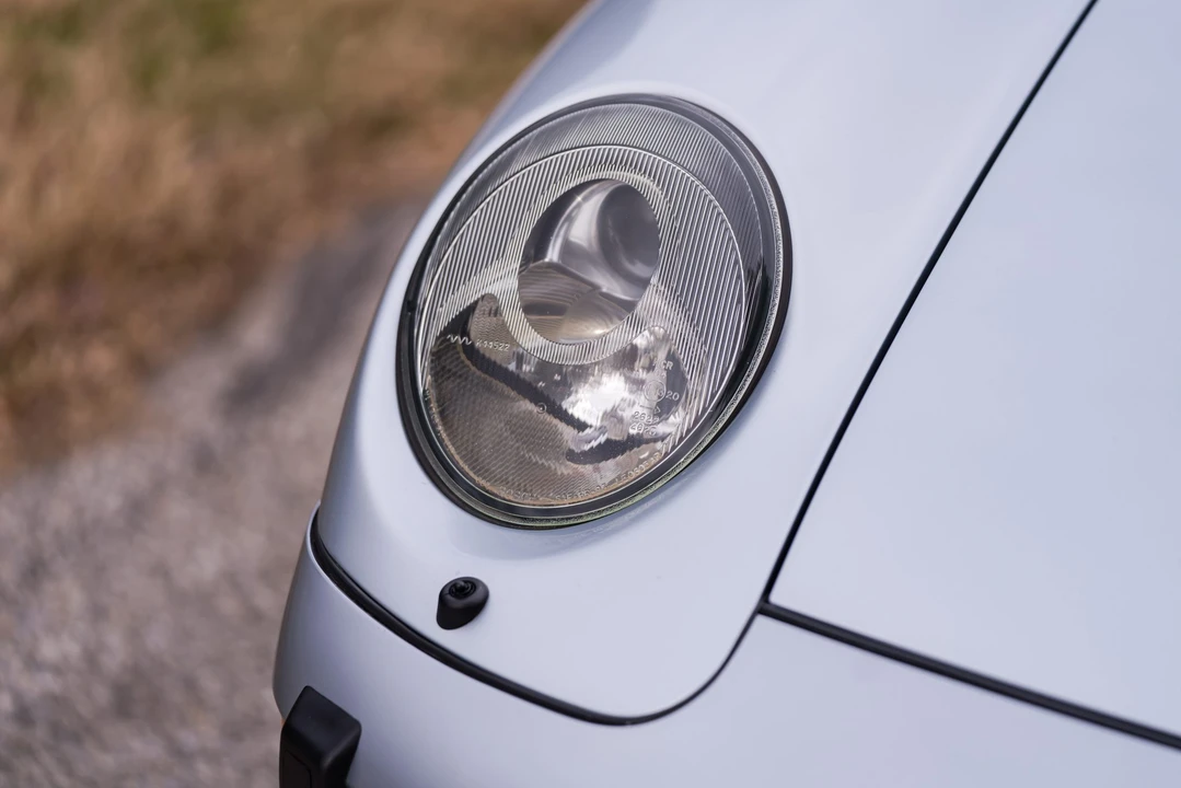 1995 Porsche 993 Carrera - Image 28 of 31