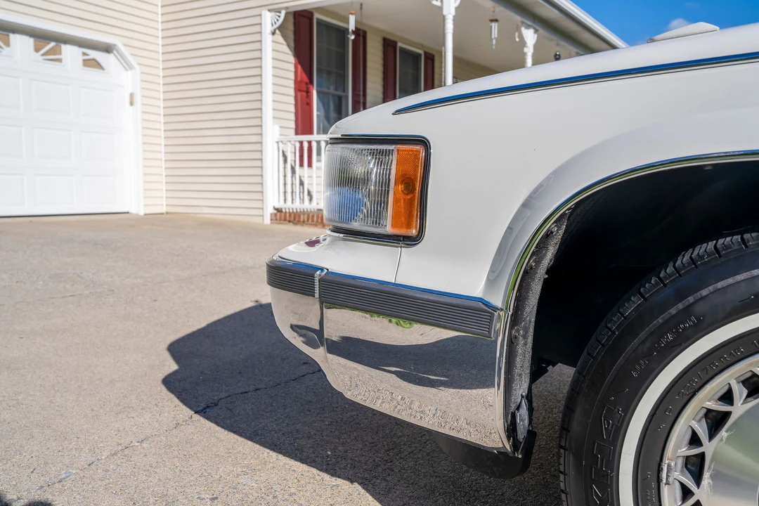 1996 Cadillac Fleetwood - Image 26 of 31