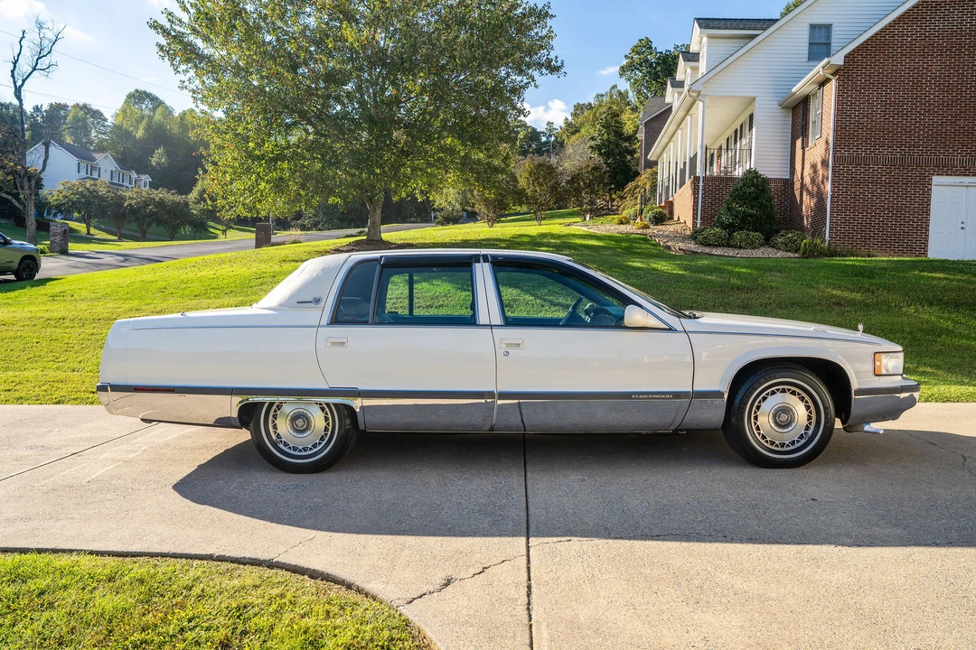 1996 Cadillac Fleetwood - Image 6 of 31