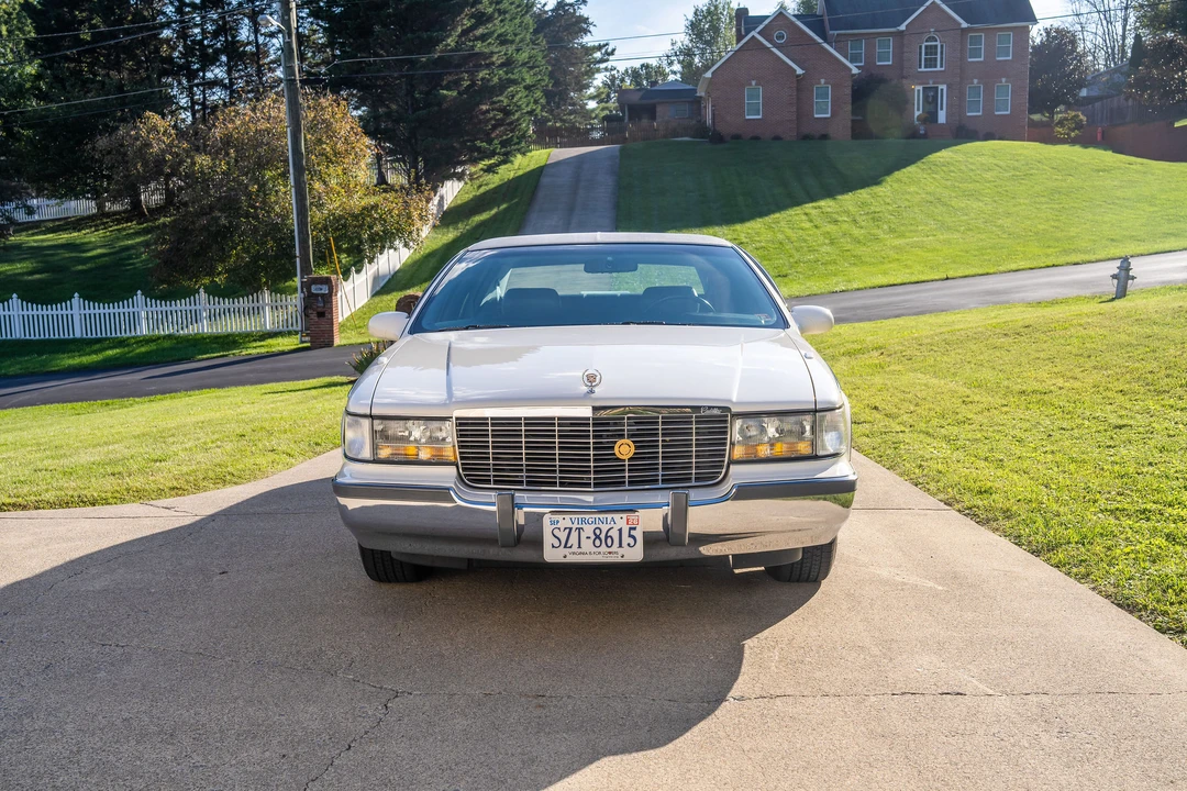 1996 Cadillac Fleetwood - Image 3 of 31