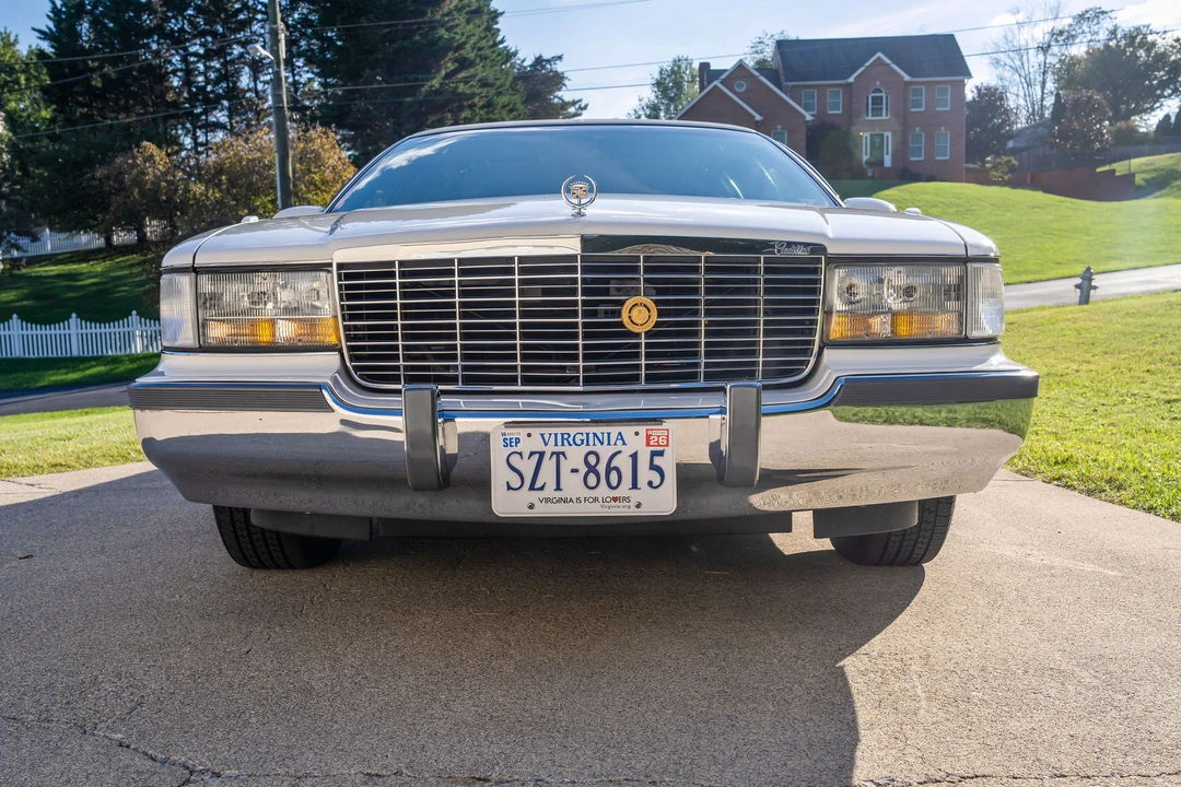 1996 Cadillac Fleetwood - Image 4 of 31