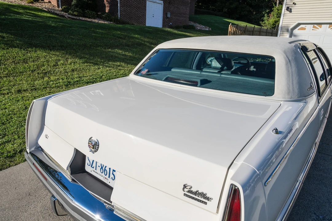 1996 Cadillac Fleetwood - Image 20 of 31