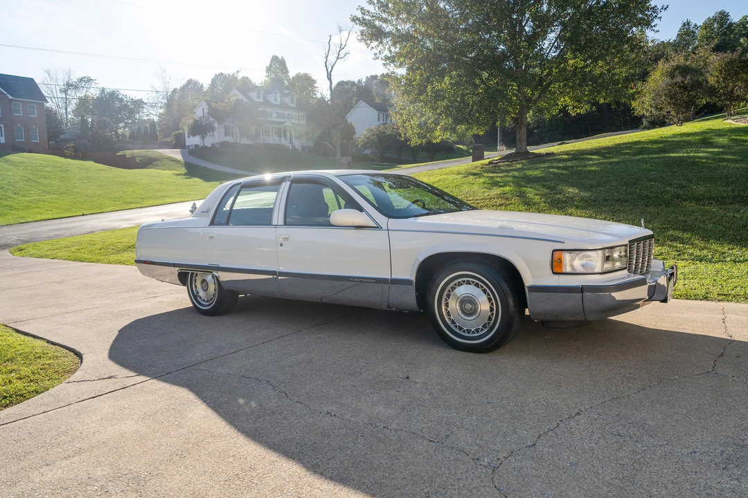 1996 Cadillac Fleetwood - Image 5 of 31