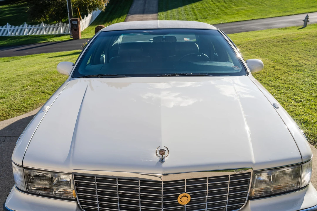 1996 Cadillac Fleetwood - Image 12 of 31