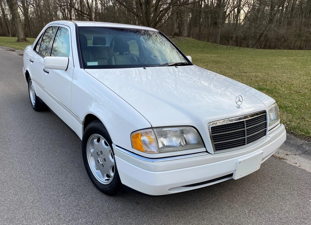 1996 Mercedes-Benz W202 C-Class - Image 2 of 31