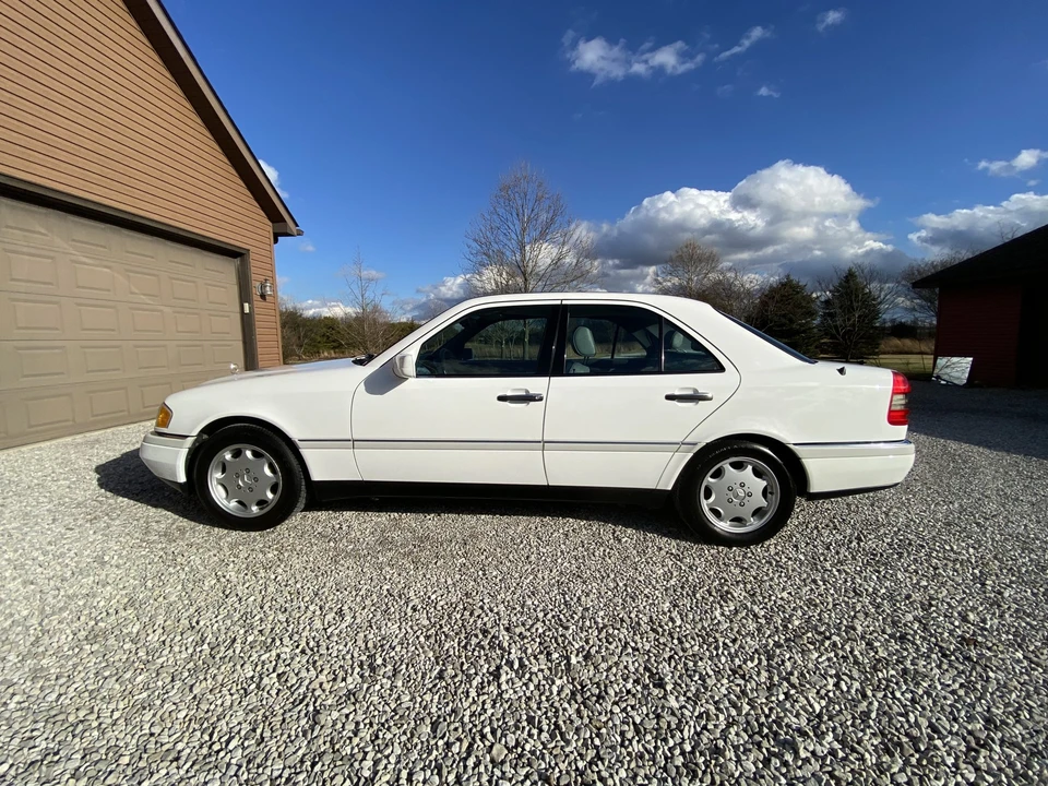 1996 Mercedes-Benz W202 C-Class - Image 13 of 31