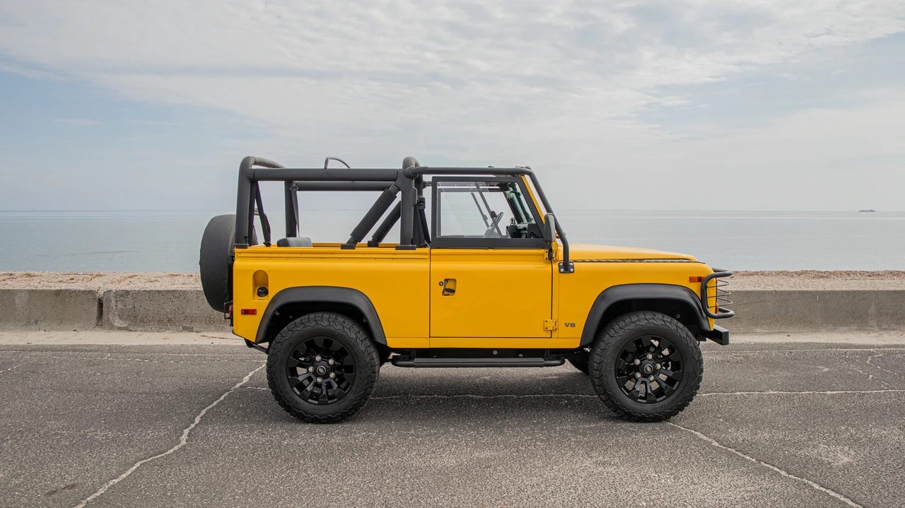 1997 Land Rover Defender 90 - Image 16 of 31