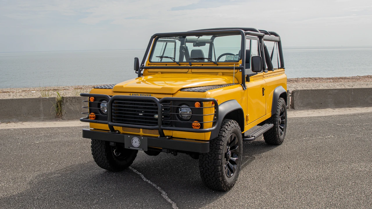 1997 Land Rover Defender 90 - Image 5 of 31