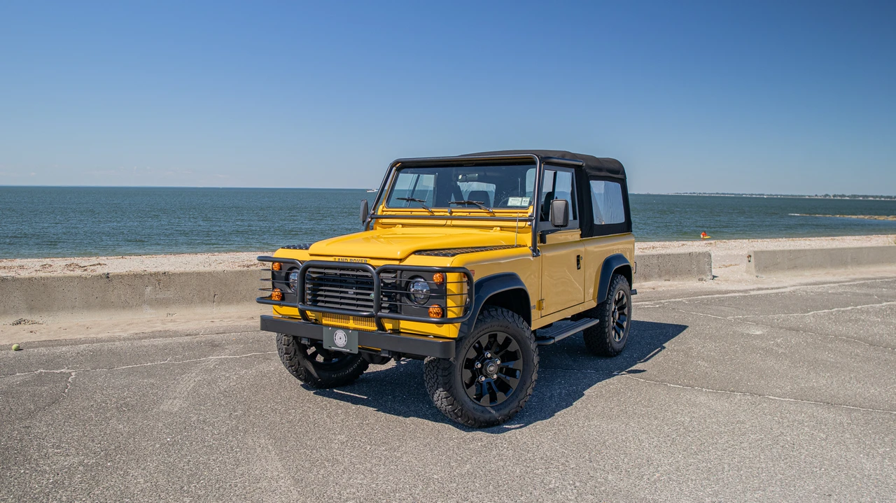 1997 Land Rover Defender 90 - Image 7 of 31