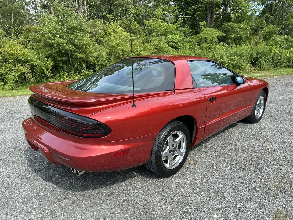 1997 Pontiac Firebird 4th Gen - Image 17 of 31
