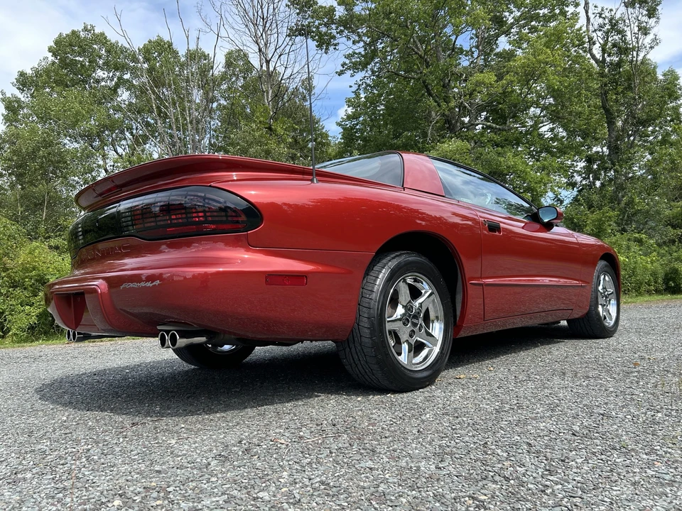1997 Pontiac Firebird 4th Gen - Image 15 of 31