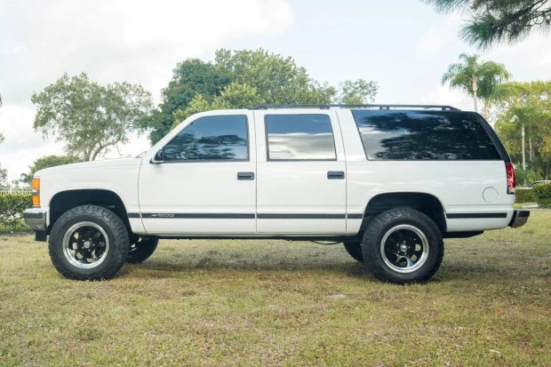 1999 Chevrolet Suburban 8th Gen - Image 3 of 7