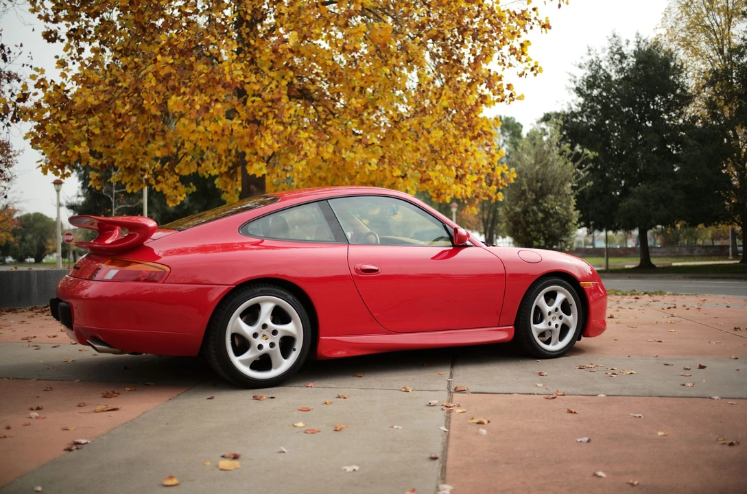1999 Porsche 996 Carrera - Image 10 of 31