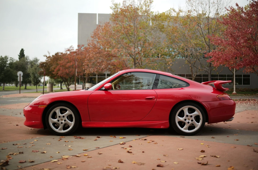 1999 Porsche 996 Carrera - Image 26 of 31