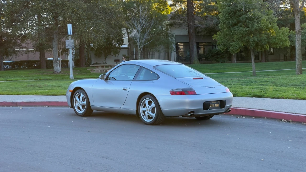 1999 Porsche 996 Carrera - Image 27 of 31