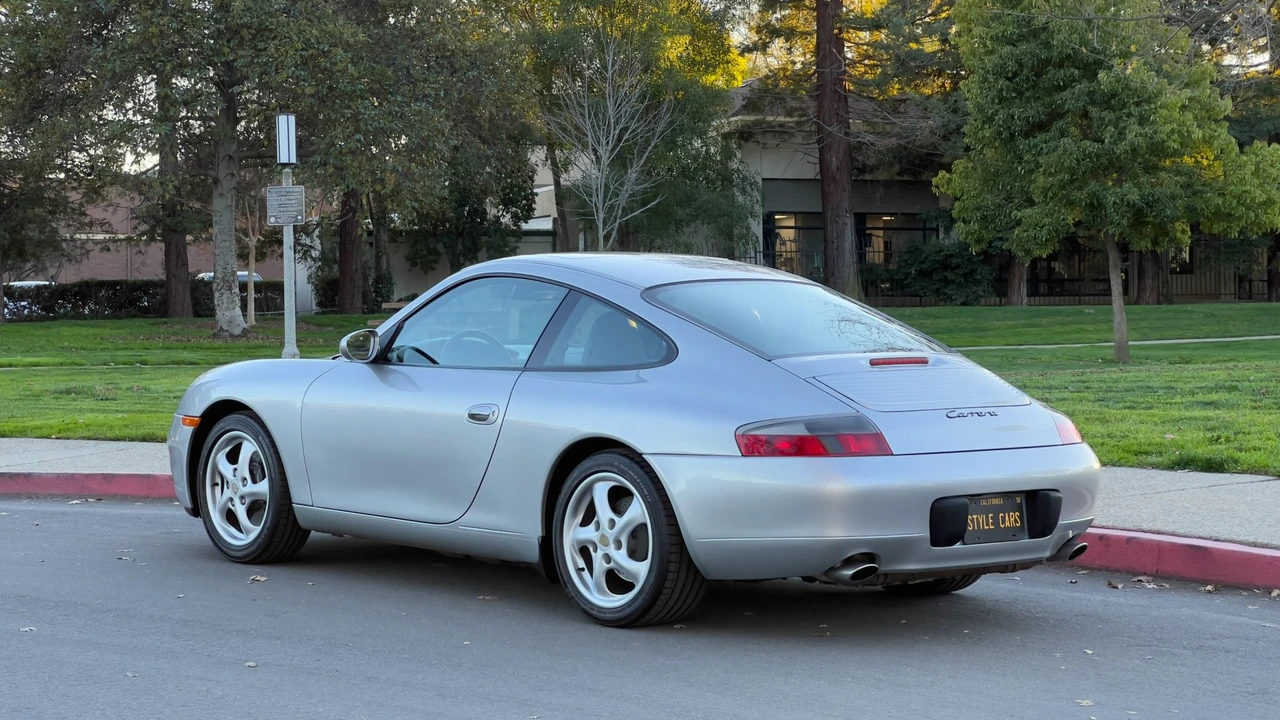 1999 Porsche 996 Carrera - Image 31 of 31