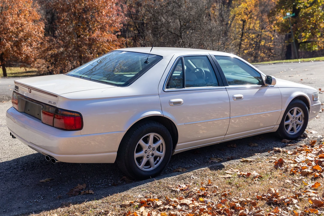 2001 Cadillac Seville - Image 10 of 31