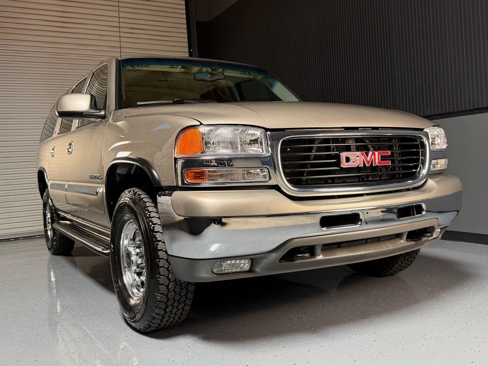 2001 GMC Yukon 2nd Gen - Image 2 of 31