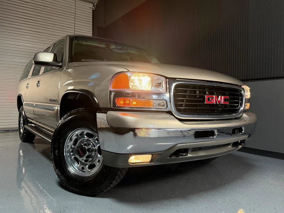 2001 GMC Yukon 2nd Gen - Image 3 of 31