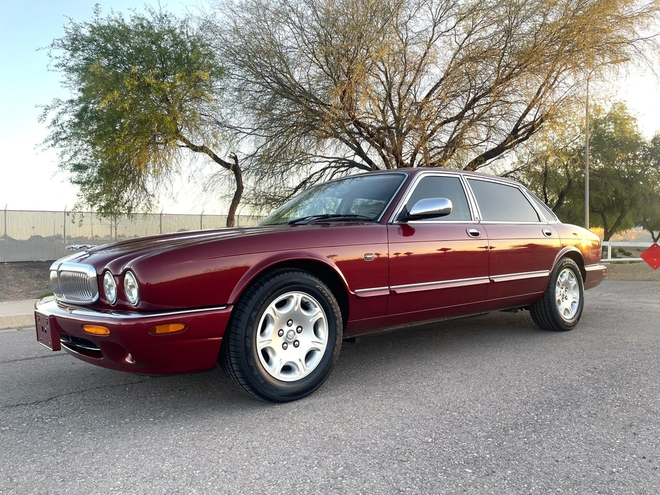 2001 Jaguar X308 XJ - Image 2 of 31