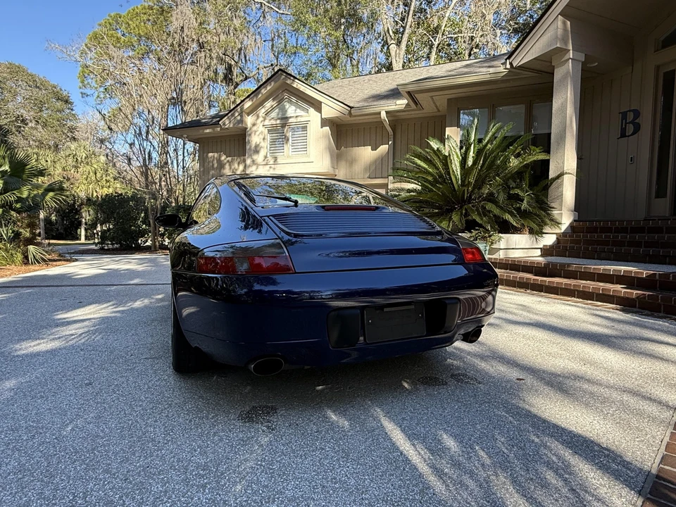 2001 Porsche 996 Carrera 4 - Image 11 of 31