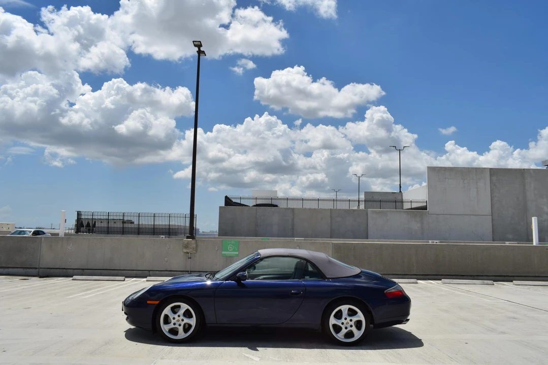 2001 Porsche 996 Carrera - Image 26 of 31