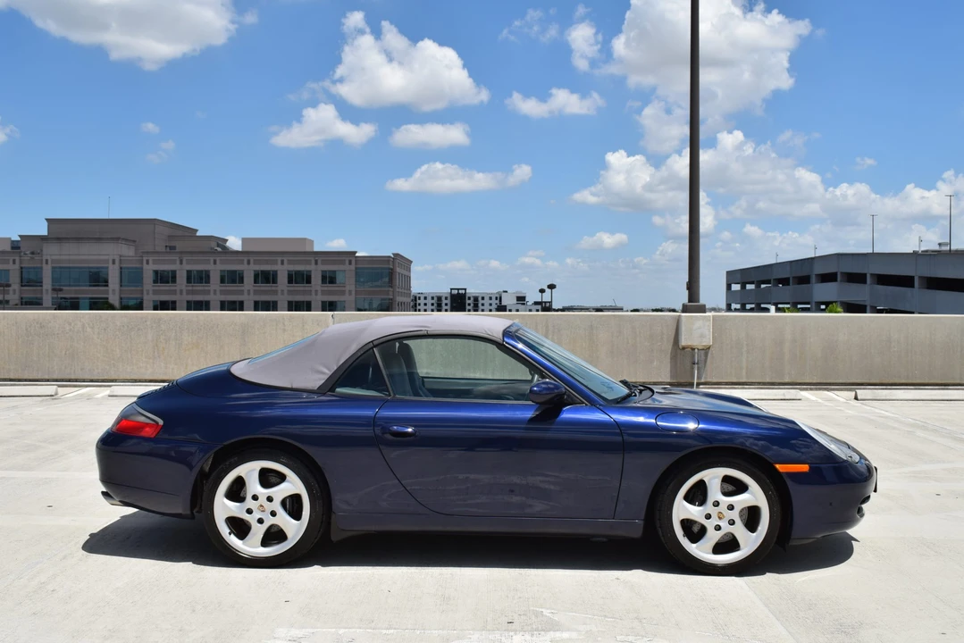 2001 Porsche 996 Carrera - Image 13 of 31