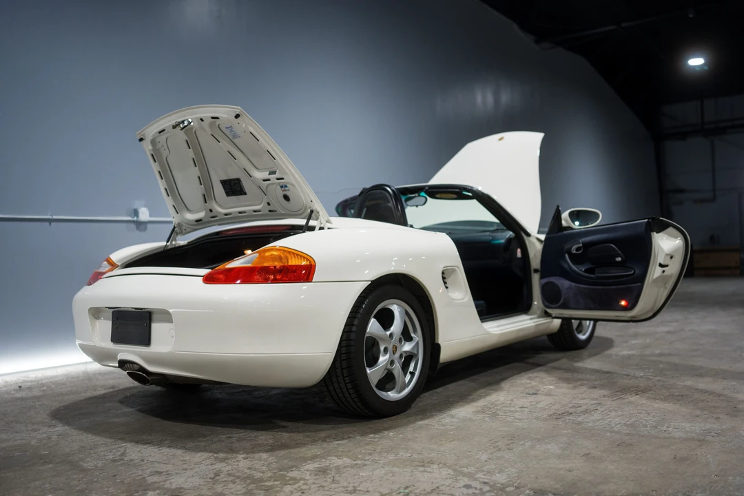 2001 Porsche 986 Boxster - Image 14 of 31