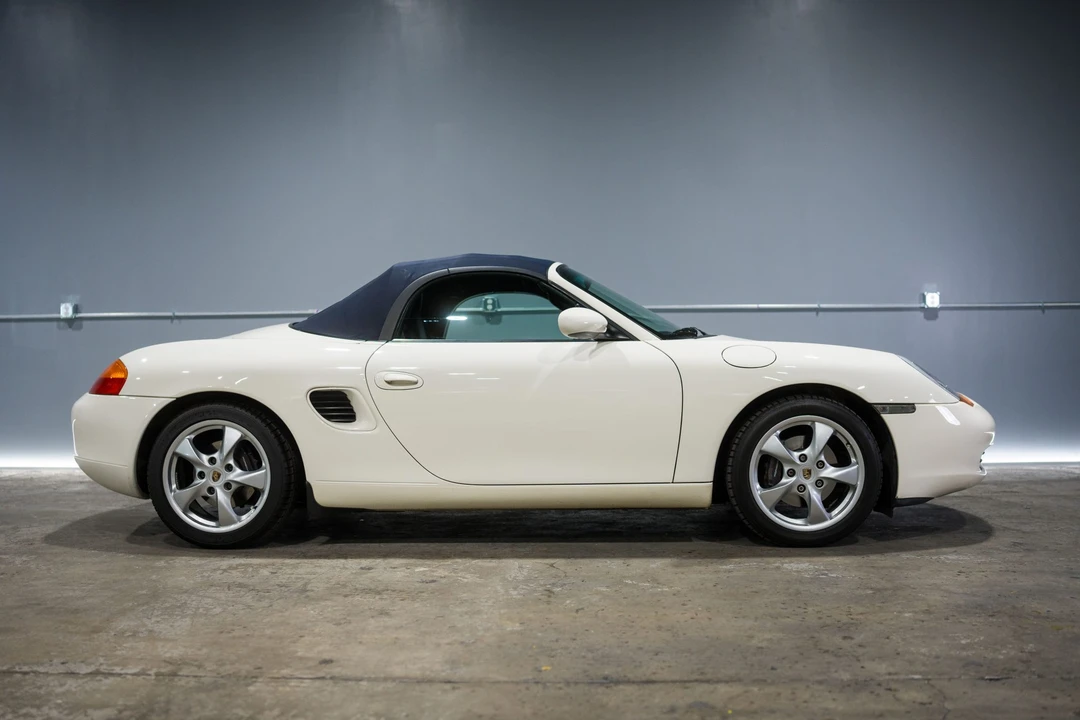 2001 Porsche 986 Boxster - Image 12 of 31