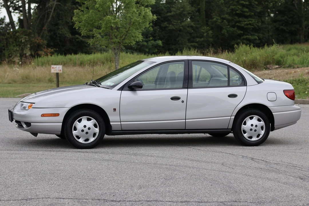 2001 Saturn - Image 7 of 31