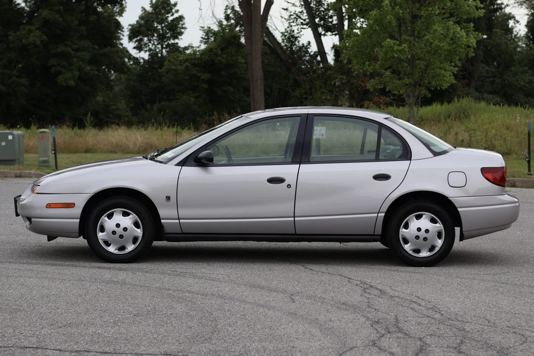 2001 Saturn - Image 8 of 31