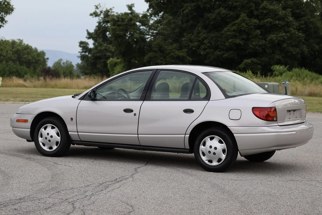 2001 Saturn - Image 9 of 31